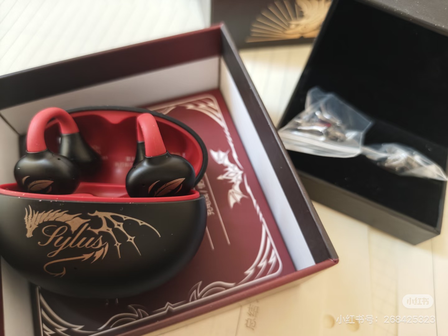 سماعات أذن بلوتوث أنيمي لاسلكي - مراجعة Anime Merchandise Market وسعره